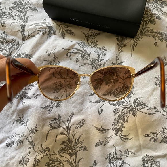 Marc by Marc Jacobs MDJCC Cat Eye Sunglasses, Tortoise Shell and Gold - Picture 5 of 6